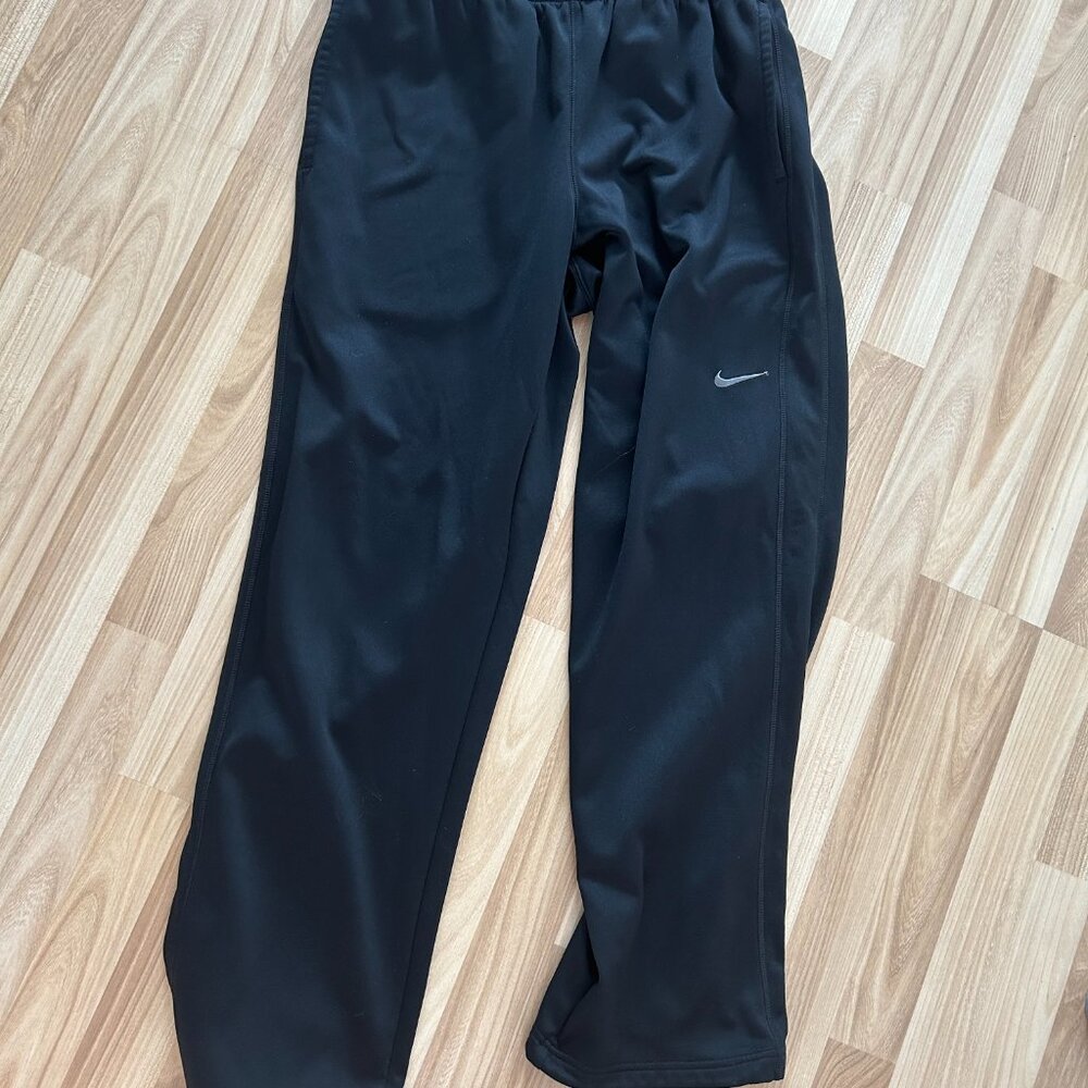 Nike Therma-Fit Sweats L